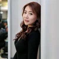 Penyanyi yang kini menekuni dunia akting, Jessyca Auryn tidak lama lagi akan melepas masa lajangnya. Sosok lelaki yang lebih tua bernama Ivan Kristian membuatnya nyaman dalam menjalani hubungannya. (Adrian Putra/Bintang.com)