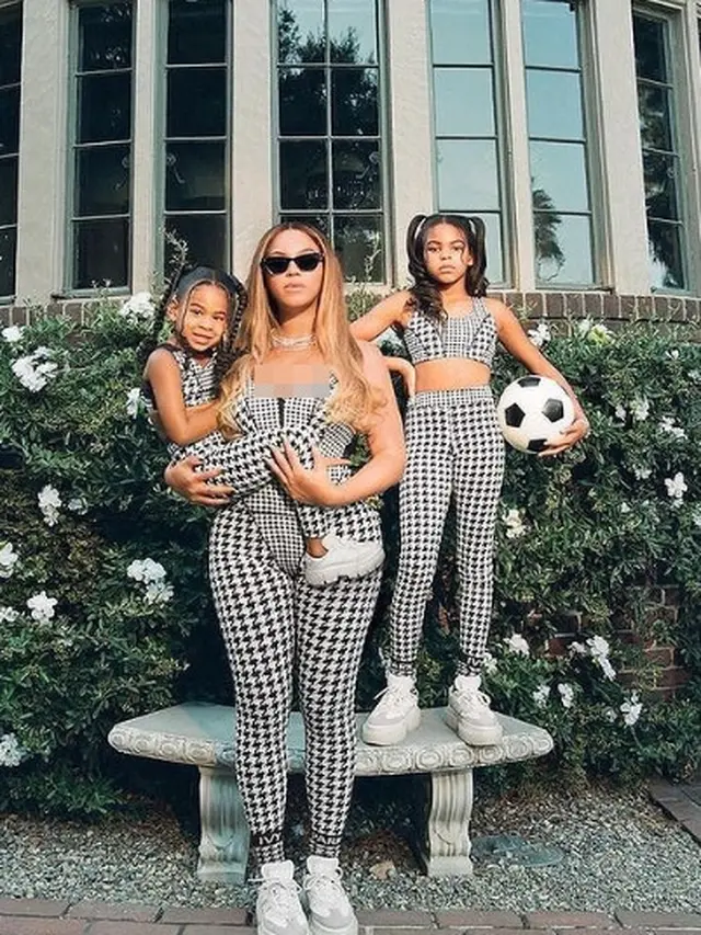 Koleksi Terbaru Beyonce Ivy Park x Adidas, Berapa Harganya?