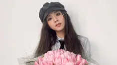 Jisoo Blackpink sendiri terbilang cukup sering mengunggah gaya OOTD di akun Instagram pribadinya. Bahkan, gaya penampilan member Blackpink ini sering curi perhatian netizen. (Liputan6.com/IG/@sooyaaa__)