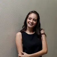 Enzy Storia turut ambil bagian di film ‘Warisan Olga’, ia berperan sebagai sahabat Billy dalam mencari harta warisan yang tertimbun di sebuah pulau. (Andy Masela/Bintang.com)