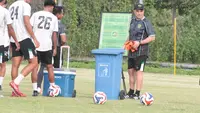 Hendri Susilo Sebut Sosok Bernardo Tavares Jadi Daya Tarik Laga Persebaya Vs Malut United di BRI Super League