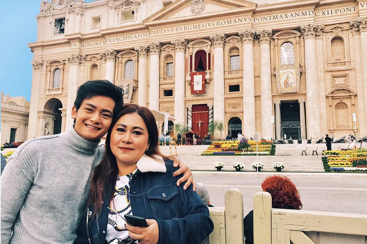Potret Kebersamaan Randy Martin dan Ibunda