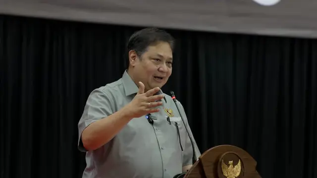 Menteri Koordinator Bidang Perekonomian Airlangga Hartarto dalam kegiatan Ekon Goes to Campus, di Bandar Lampung pada Senin (11/12/2023). (Dok Kemenko Perekonomian)
