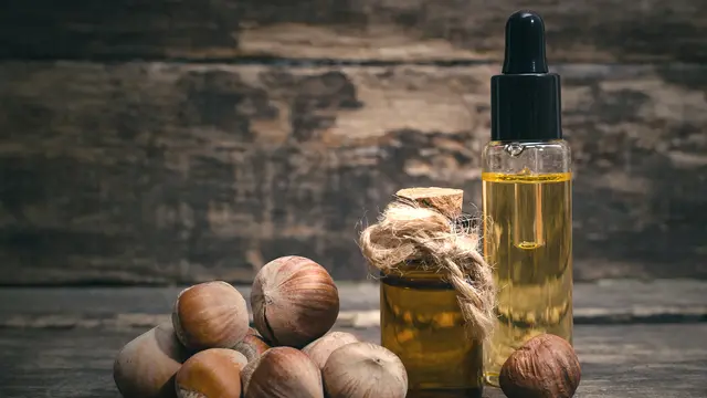 Cara Menghitamkan Rambut Kemiri