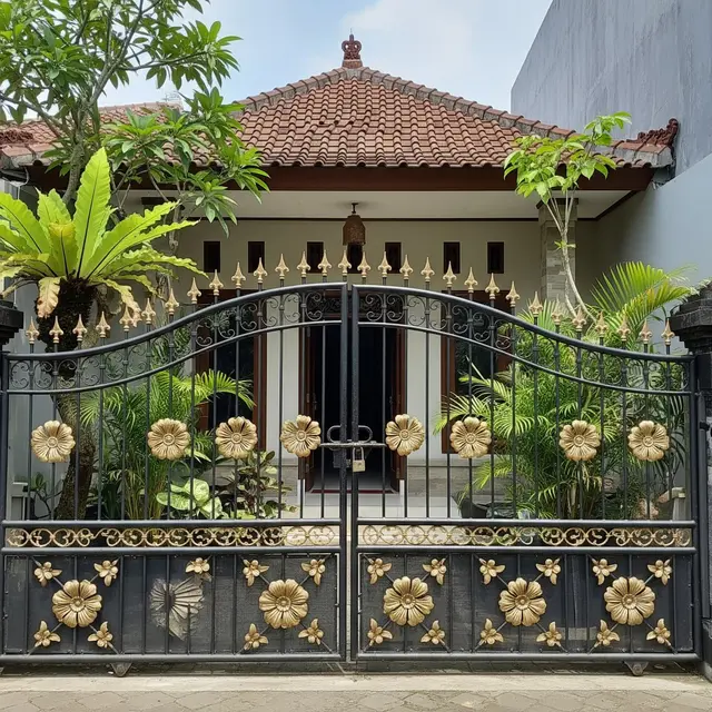 9 Desain Pagar Besi Tempa Klasik tapi Aman dari Pencuri