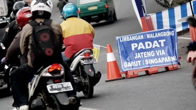 Kepadatan Lalu Lintas Dihari Ke-2 Lebaran