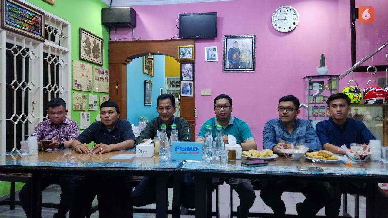 Kuasa hukum Rusmanto, Burhan Kamma Marausa dan tim (Liputan6.com/Fauzan)