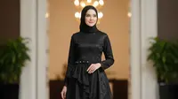 7 Model Gamis Kombinasi Brokat Hitam Terbaru, Cantik untuk Segala Acara di 2025