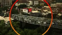 Foto Jembatan Melengkung Bikin Panik Warga Malang