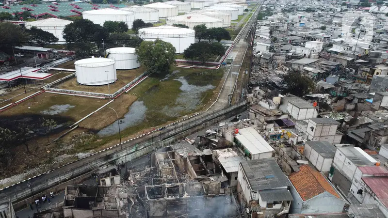 Foto udara Suasana pemukiman warga terdampak kebakaran depo Pertamina Plumpang