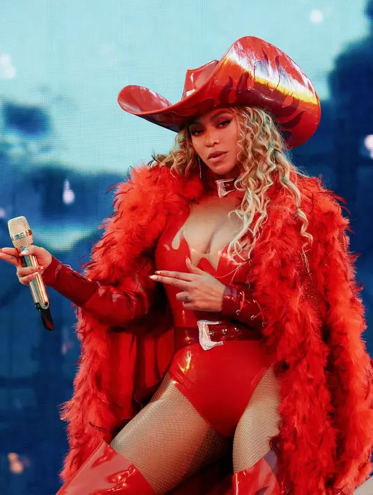 Tentunya, gaya tersebut menampilkan kesmepurnaan cowgirl yang sesungguhnya.