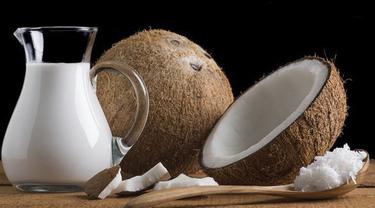 5 Manfaat Mengagumkan Santan Kelapa Untuk Kecantikan Rambut