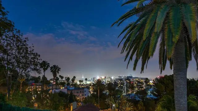 [Bintang] Rumah Charlie Puth