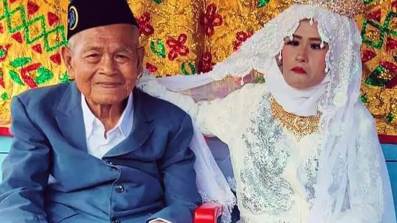 Kakek berusia satu abad nikahi gadis muda (Fauzan/Liputan6.com)