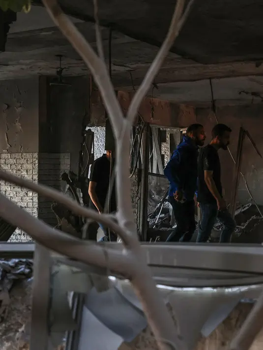 <p>Pihak berwenang Israel mempertahankan kebijakan untuk menghancurkan rumah-rumah warga Palestina yang dituduh menyerang tentara dan pemukiman Israel. (Zain JAAFAR/AFP)</p>