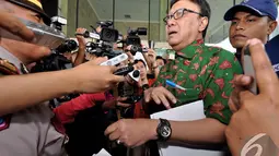 Menteri Dalam Negeri Tjahjo Kumolo mendatangi KPK untuk laporan harta kekayaan penyelenggara negara (LHKPN), Jakarta, Senin (10/11/2014) (Liputan6.com/MIftahul Hayat)
