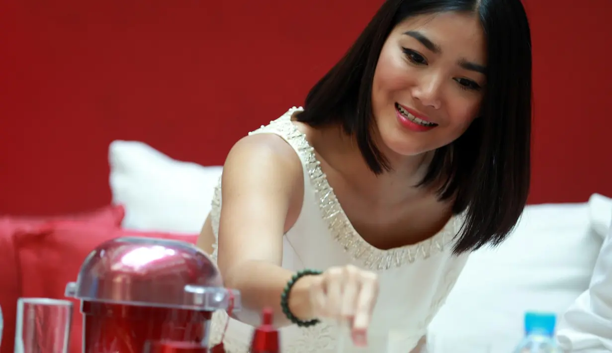 ‘You can not do this, can not do that, penolaka itu buat aku up and down, sempat drop juga,’ ucap Dominique Diyose. (Deki Prayoga/Bintang.com)