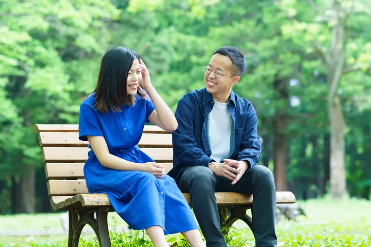 couple bahagia romantis