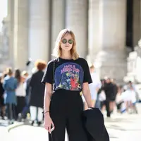 Mix and match high waist yang trendi. (Image: refinery29.com)