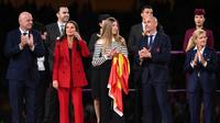 Presiden RFEF, Luis Rubiales (dua dari kanan) saat menghadiri acara pengalungan medali pada Piala Dunia Sepak Bola Wanita 2023 di mana Spanyol berhasil keluar sebagai juara. (AFP/Franck Fife)