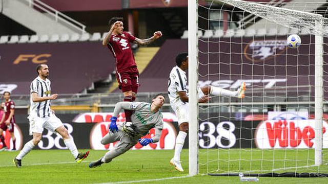 FOTO: Cristiano Ronaldo Cetak Gol, Juventus Tertahan di Markas Torino