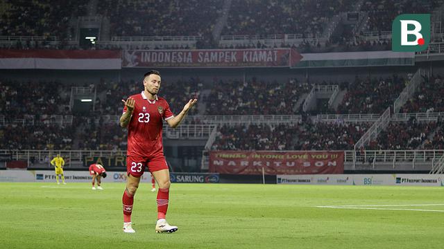 Foto: Ketika Pemain Timnas Indonesia Kesulitan Menembus Pertahanan Palestina di FIFA Matchday