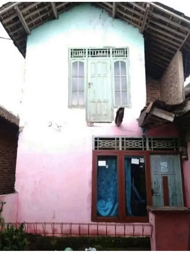 6 Desain Pintu Rumah Ini Nyeleneh, Absurd Banget