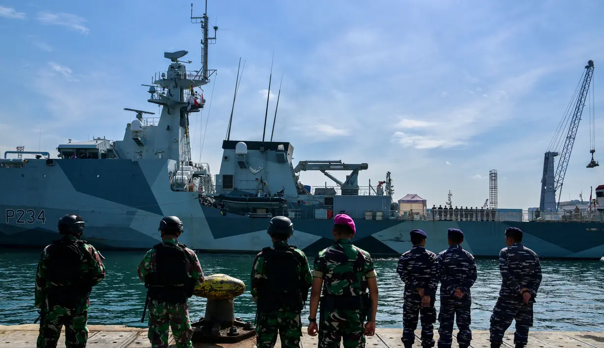 Kedatangan HMS Spey ini merupakan bentuk penguatan hubungan antara Angkatan Laut Inggris dan TNI AL. (BAY ISMOYO/AFP)