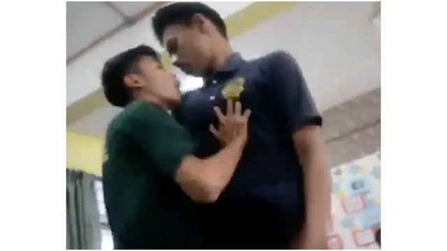Murid Ini Rencanakan 'Perkelahian' Untuk Kejutan Ulang Tahun Gurunya, Begini Aksinya