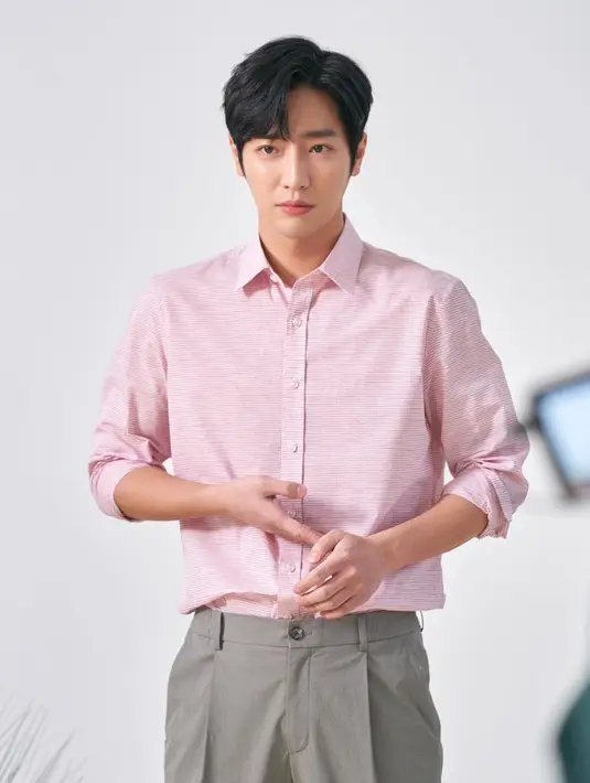 Menanggapi kabar ini, agensi Lee Sang Yeob, UB Management Group pun akhirnya merilis pernyataan. Dilansir Liputan6.com dari Soompi, Senin (25/9/2023), Sang Yeob diketahui tengah mempersiapkan acara pernikahannya. (Liputan6.com/IG/@sangyeob)