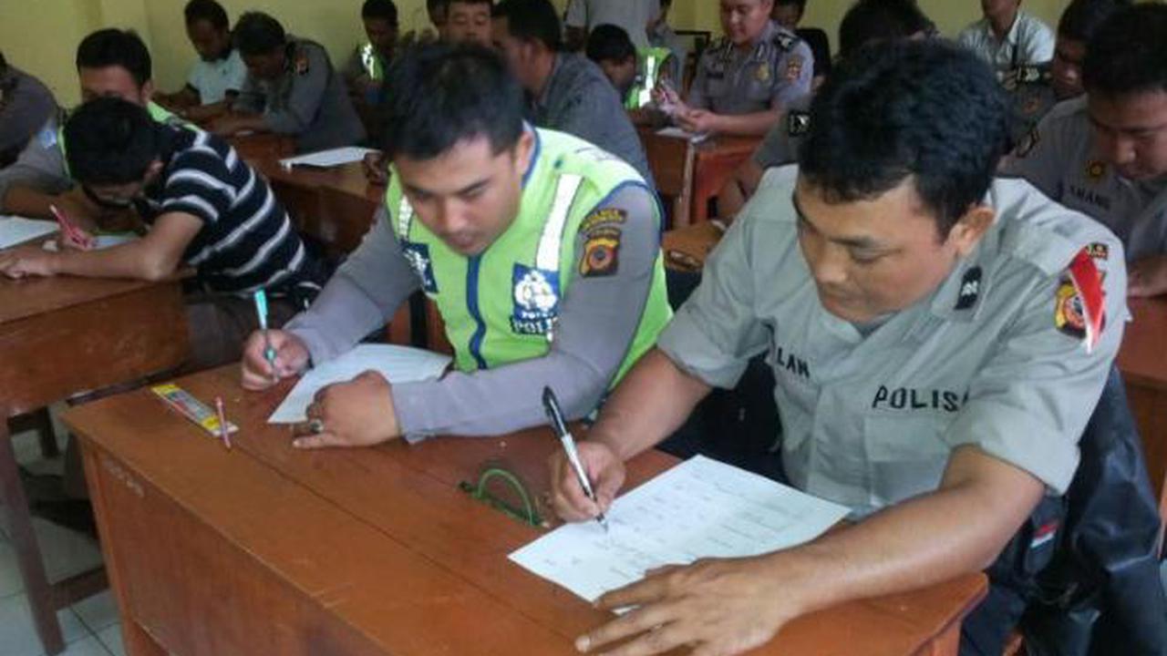 70 RI Police Academy Graduates to Study in non-Corrupt Countries