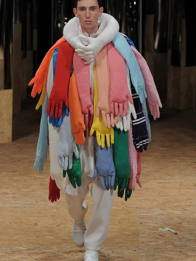 6 Potret Jaket Dengan Desain Absurd, Enggak Habis Pikir