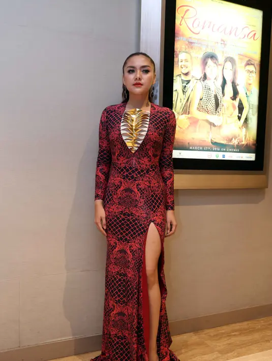 Penyanyi kelahiran Cilacap ini mengaku penasaran dengan hasilnya. Ia rela memendekkan rambutnya demi peran sebagai gadis tomboi. (Nurwahyunan/Bintang.com)