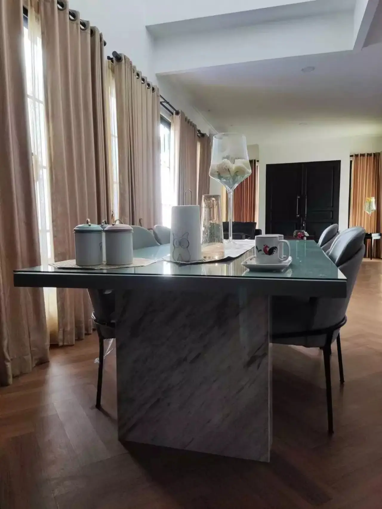 7 Potret Dapur Rumah Michelle Ziudith yang Unik dengan Pintu Rahasia