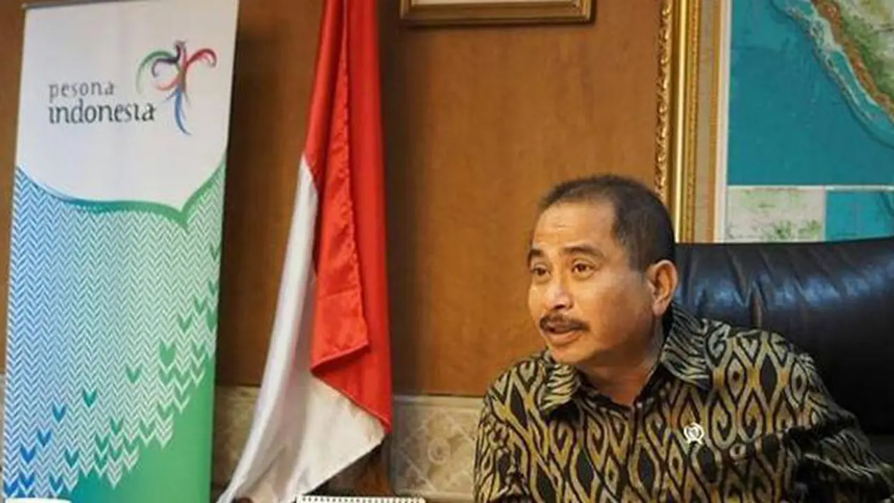 Menpar Arief Yahya juga mendapatkan pujian dari Industri Pariwisata NTB di tengah peresmian KEK berlangsung.