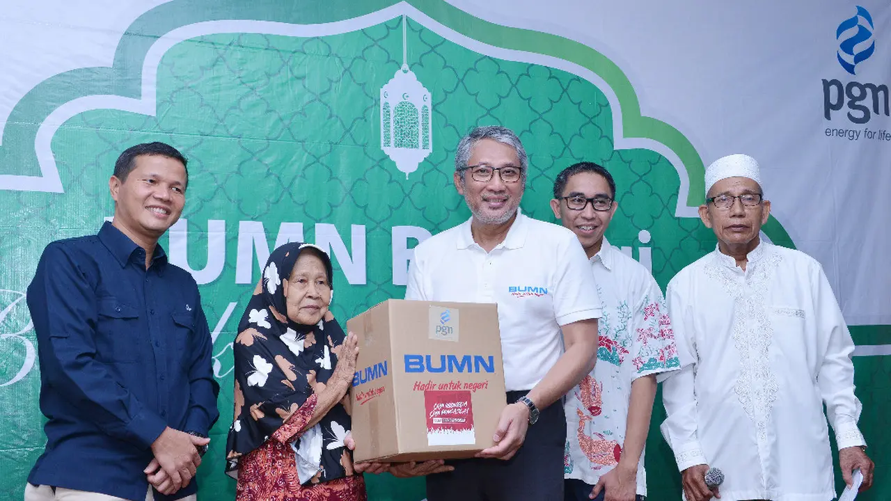Pemberian bingkisan Ramadan berisi kebutuhan pokok  merupakan rangkaian Program BUMN Hadir Untuk Negeri yang digagas Kementerian BUMN. (Dok PGN)