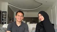 Umi Pipik membagikan kabar putrinya Adiba Khanza akan menikah tahun ini dengan pemain sepak bola Egy Maulana Vikri. Istri mendiang ustaz Jefri Al Buchori, Pipik Dian Irawati atau biasa disapa Umi Pipik mengungkapkan putrinya telah melakukan berbagai persiapan. [Instagram/adiba.knza/_ummi_pipik_]