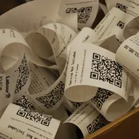 Jangan sampai keunganmu menipis dan angka pengeluaran membengkak! Begini cara mengantisipasinya. | via: womenaregamechangers.com