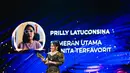 Aksesori kalung dan anting emas lengkapi kesan mahal pada tampilan Prilly Latuconsina. [@prillylatuconsina96]