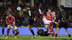 Benfica tampil dominan sejak babak pertama. Mereka bahkan sempat unggul satu gol pada menit ke-68 lewat Richard Rios. (AFP/Filipe Amorim)