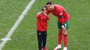 Tiga gol Portugal dicetak oleh Bernardo Silva pada menit ke-21, gol bunuh diri Samit Aykadin (28’) dan Bruno Fernandes (55’). (KENZO TRIBOUILLARD/AFP)