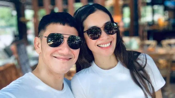 [Fimela] Vino G Bastian dan Marsha Timothy