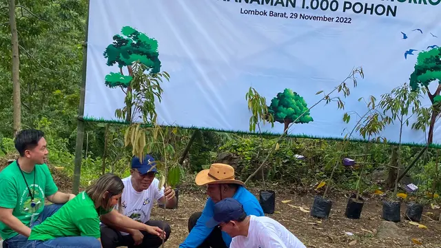 Peduli Lingkungan, BCA Tanam 1.000 Pohon Durian di Gunung Sasak Demi Manfaat Ekologi dan Ekonomi Masyarakat.