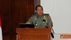 Citizen6, Cilangkap: Acara ini dibuka oleh Kepala Staf Umum (Kasum) TNI Letjen TNI J. Suryo Prabowo, dalam amanatnya banyak memberikan penekanan mengenai masalah rekruitmen prajurit TNI dan pendidikan di lingkungan TNI. (Pengirim: Badarudin Bakri)
