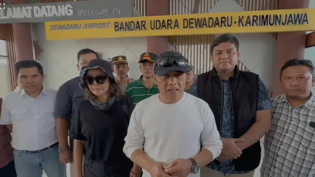 Gubernur Jawa Tengah, Ahmad Luthfi saat meninjau Bandar Udara Dewadaru - Karimunjawa.