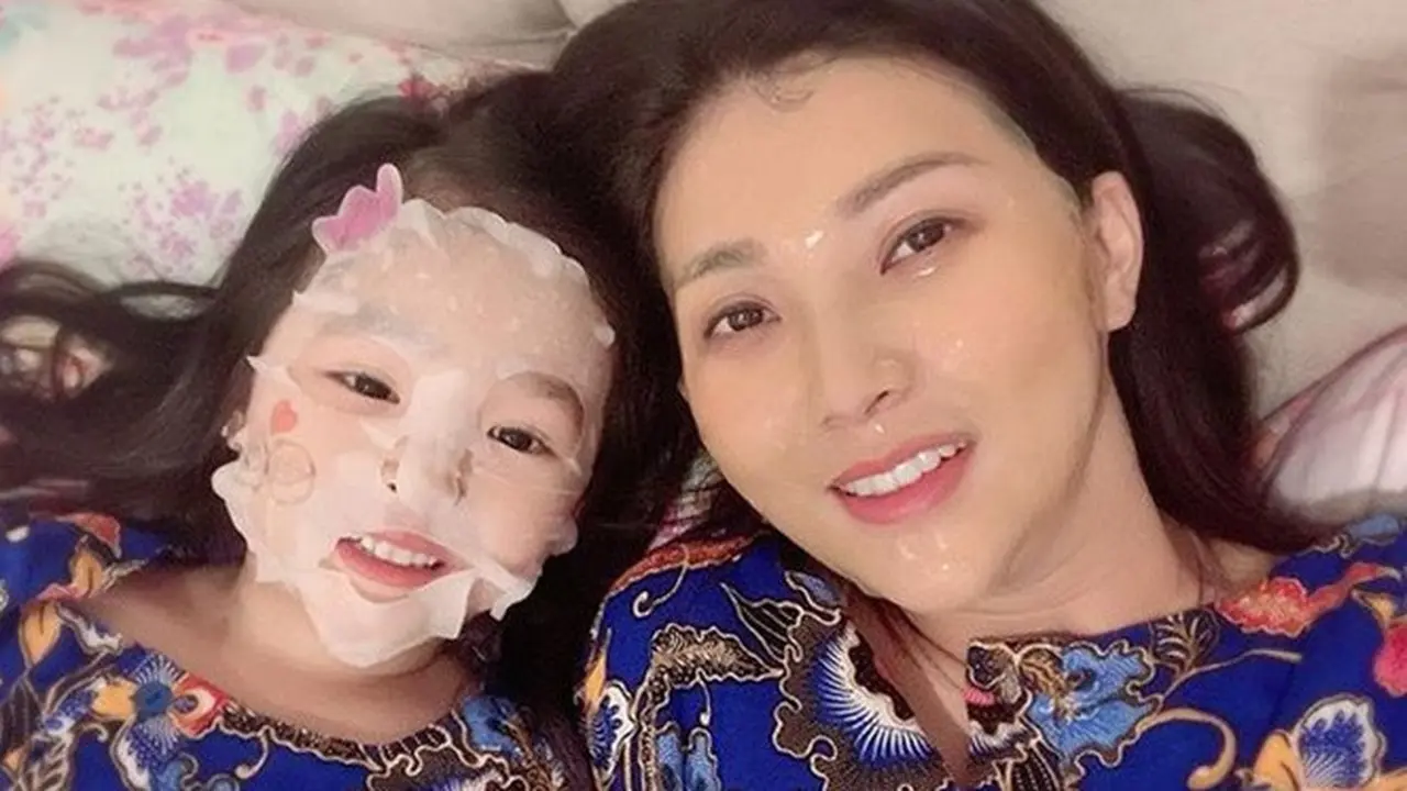 7 Potret Sarwendah dan Thalia Putri Onsu Kompakan Pakai Daster