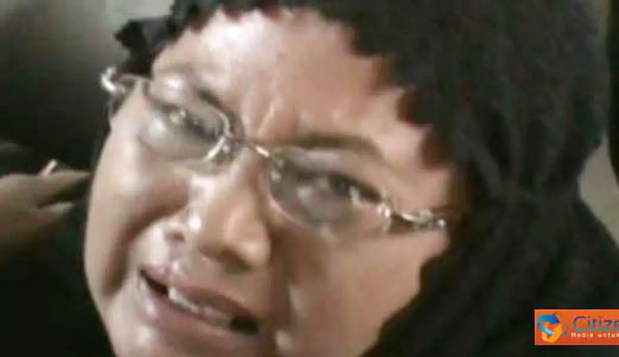 Korban menangis 