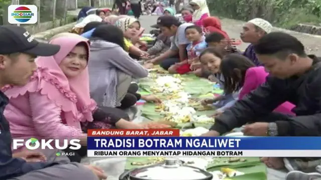 Peringati hari jadi ke-36 Desa Wangunharja, Lembang, Bandung Barat, sebanyak 1.500 warga gelar tradiisi botram atau makan liwet bersama.