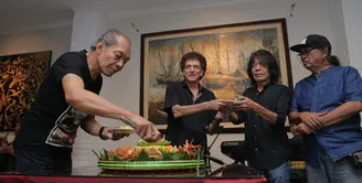 Tujuh tahun silam grup musik yang dibentuk sejak 1973, God Bless merilis album terakhirnya. Kini, Ahmad Albar cs tengah menggarap album barunya yang ke tujuh. 43 tahun grup ini jaga kekompakan. (Andy Masela/Bintang.com)