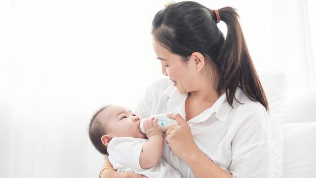 bayi minum susu